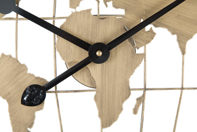 Horloge murale en métal beige avec carte du monde