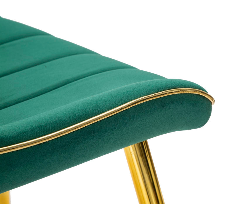 Chaise rembourrée verte avec pieds en métal doré