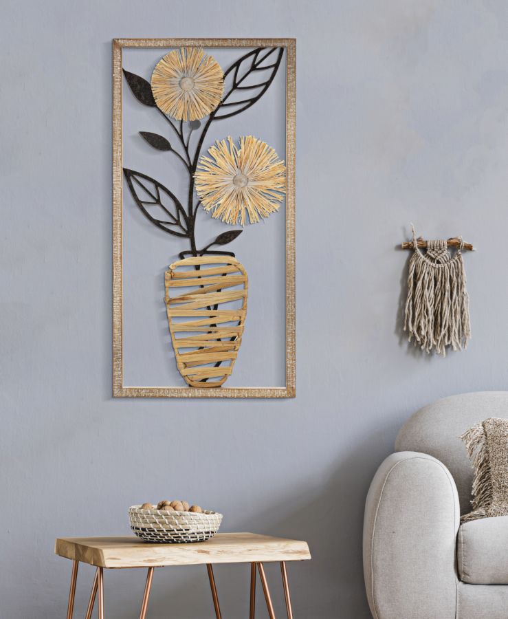 Vase en métal et bois avec fleurs - décoration murale dans un cadre carré