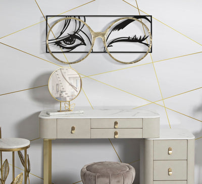 Décoration murale en métal : yeux de femmes avec lunettes