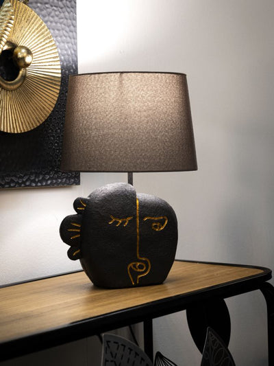 Lampe de table de style tribal marron avec pied décoratif – Accent moderne