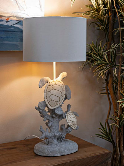 Lampe de table avec sculpture de pieuvre dorée et abat-jour blanc – Accent artistique