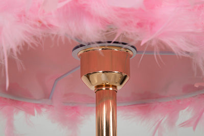 Lampe de table en plumes roses avec pied décoratif – Tarty Collection