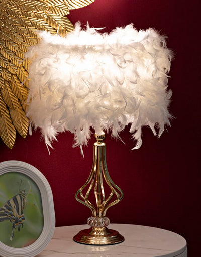 Lampe de table en plumes blanches avec pied décoratif – Tarty Design