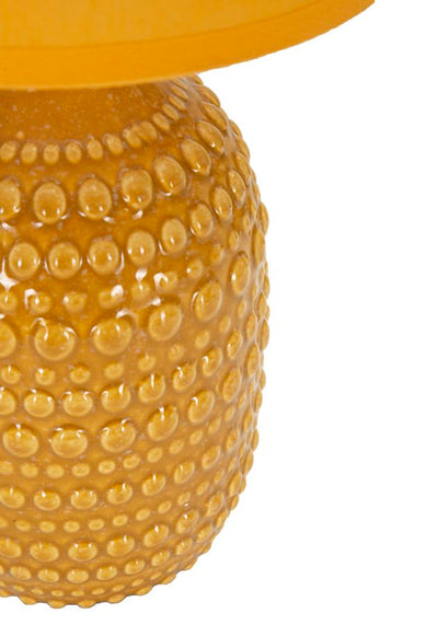 Lampe de chevet en céramique moutarde avec abat-jour en tissu – Points Collection
