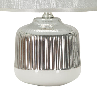 Lampe de table blanche et argentée avec abat-jour en tissu – Collection Lucina