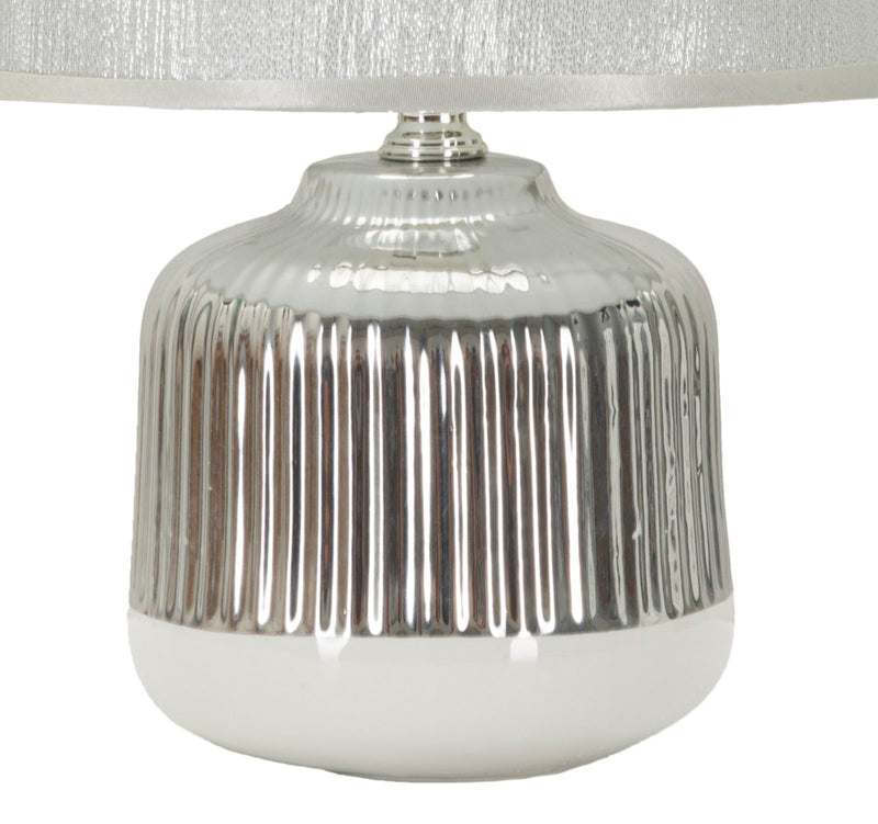 Lampe de table blanche et argentée avec abat-jour en tissu – Collection Lucina