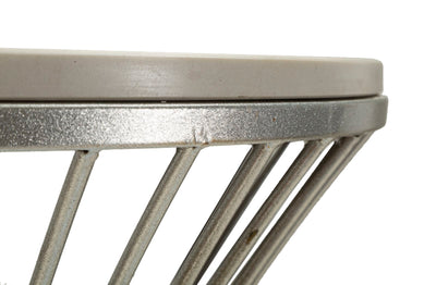 Table d'appoint ronde en marbre artificiel avec base en métal – Funnel Accent Design