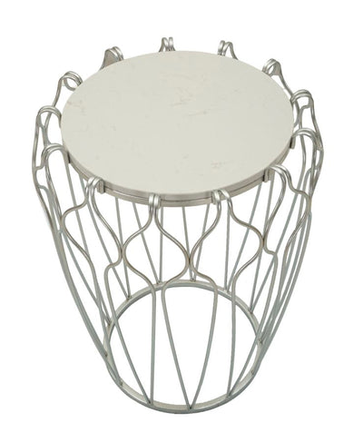 Table d'appoint ronde en marbre artificiel avec structure en métal tressé – Hook Accent Design