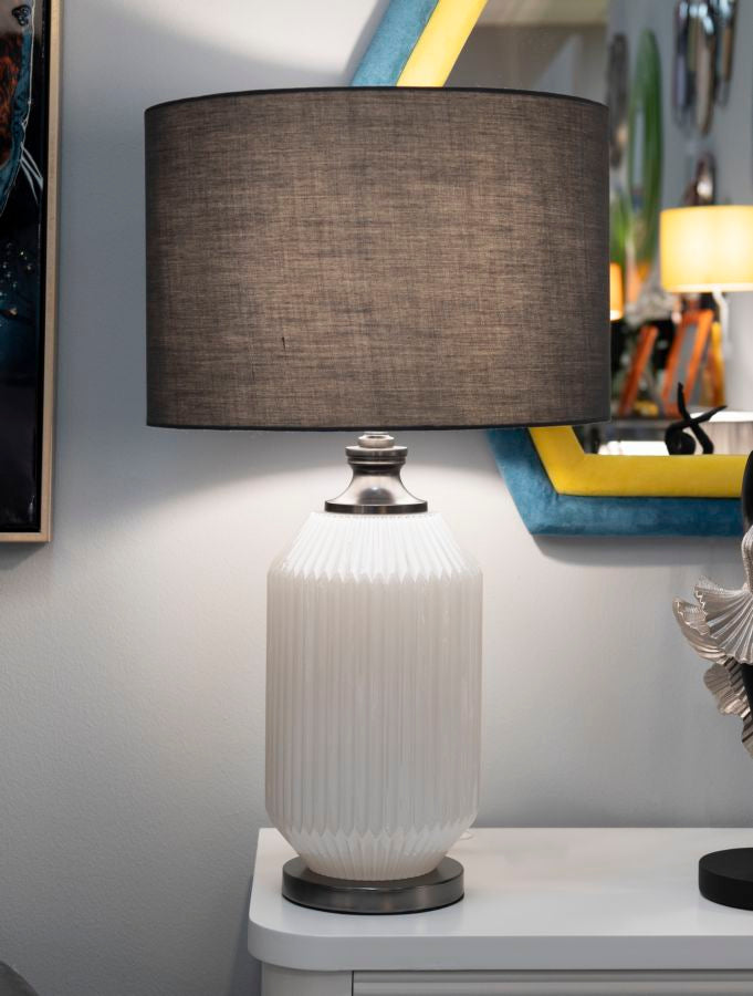 Lampe de table noire et argentée avec abat-jour en tissu – Brighty Collection