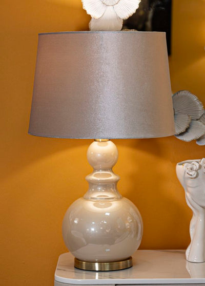 Lampe de table décorative dorée avec abat-jour en tissu – Perly Tower Design