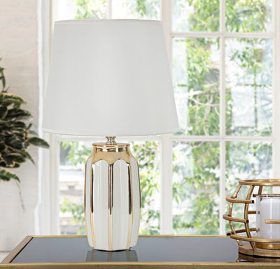 Lampe de table en céramique blanche avec abat-jour en tissu – Cassy Modern Accent