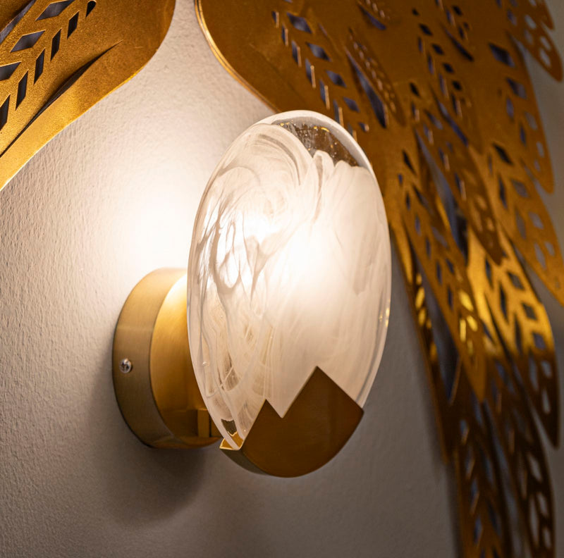 Applique murale blanche et dorée avec motif rond – Moon Contemporary