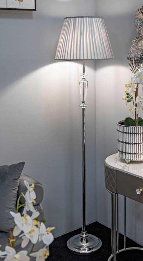 Lampadaire argenté avec abat-jour en tissu gris – Slivery Modern Design