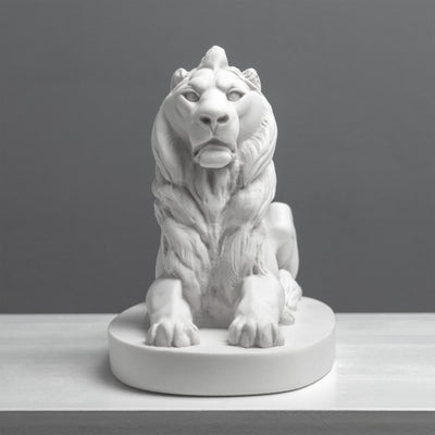 Lion de Trafalgar – Sculpture du lion de Landseer en blanc