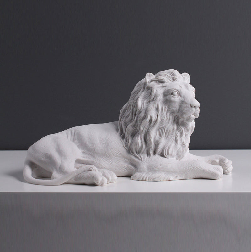 Statue de lion couché - sculpture en marbre