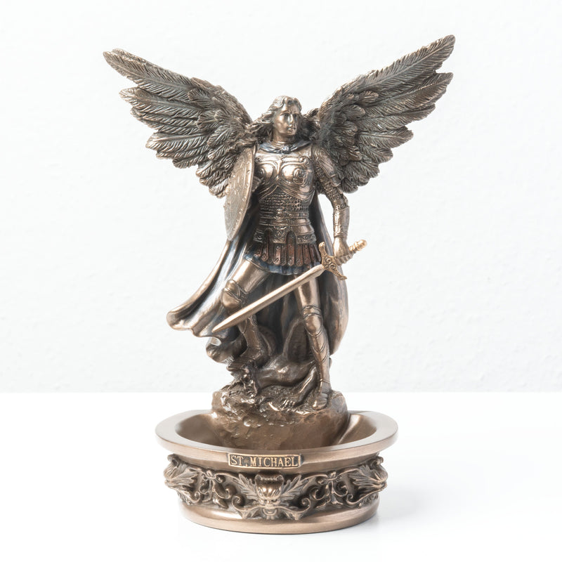 Saint Michel Archange avec Bénitier – Défenseur du Ciel (Statue en bronze à froid)
