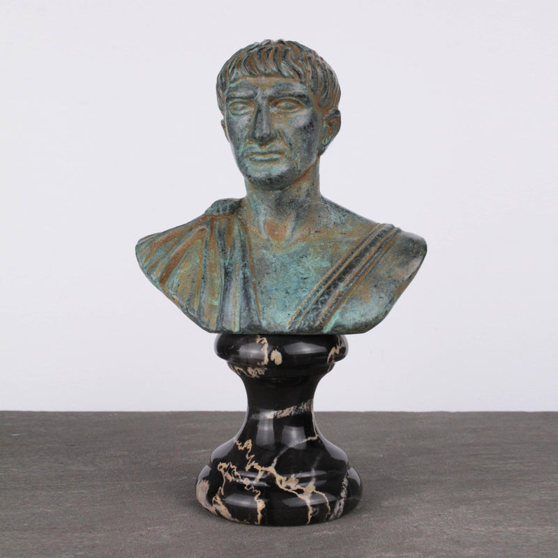 Buste de Trajan - empereur romain - bronze vert