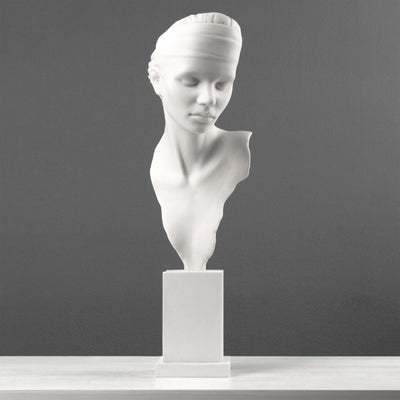 Sculpture buste Serenity – Représentation moderne d’une jeune femme