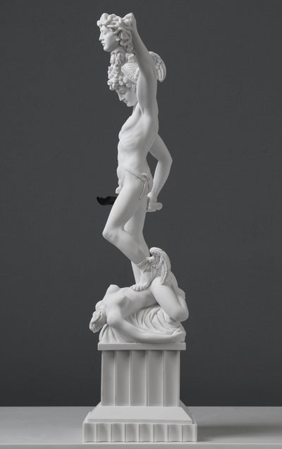 Statue Persée avec la tête de Méduse - sculpture en marbre