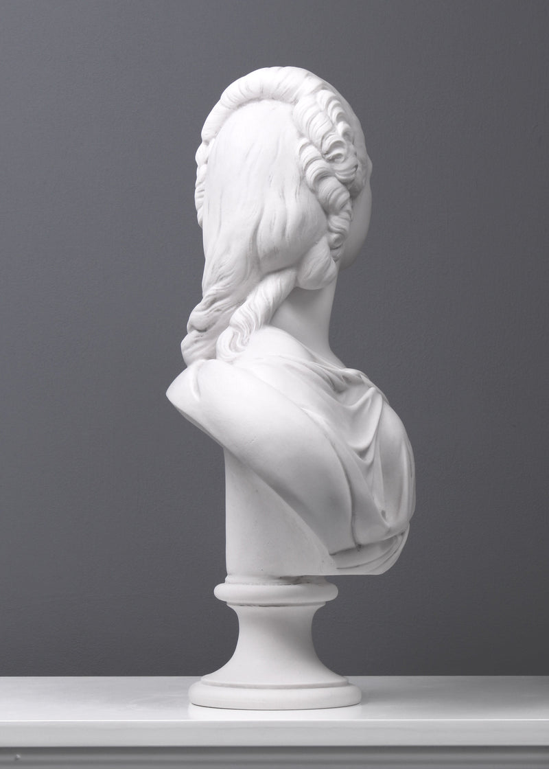 Buste de Madame du Barry  - sculpture en marbre