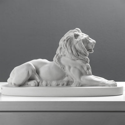 Lion de Trafalgar – Sculpture du lion de Landseer en blanc