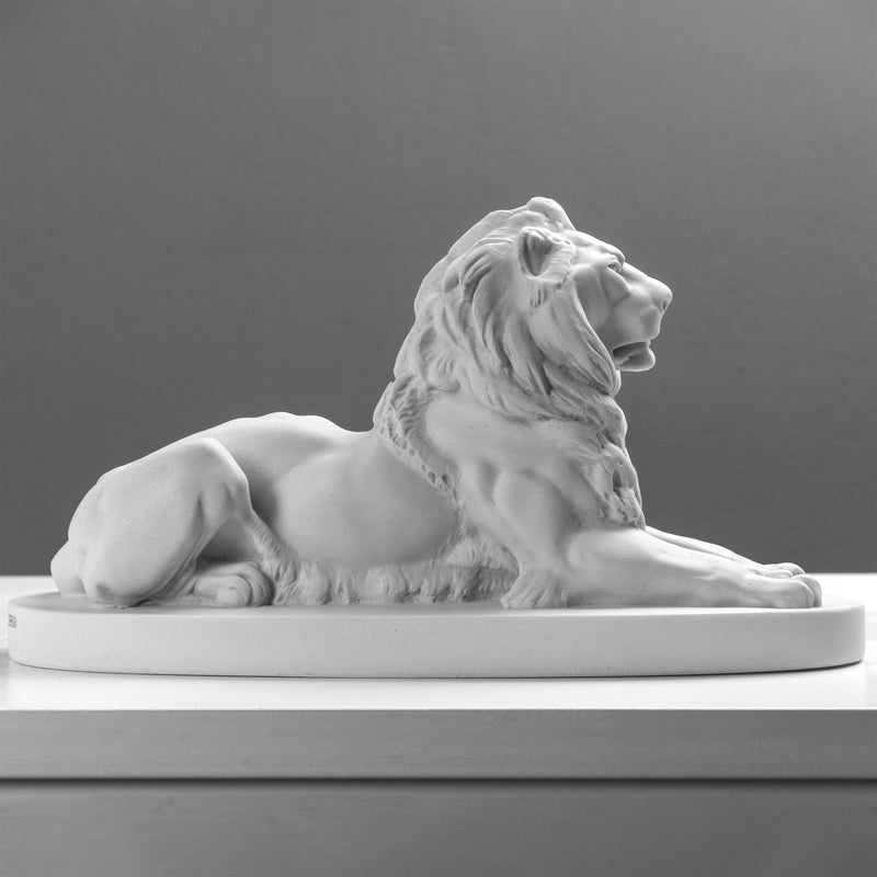 Lion de Trafalgar – Sculpture du lion de Landseer en blanc