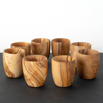 Set de Verres à Schnaps en Bois d’Olivier Fait Main (8 Pièces)