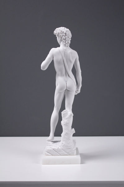 Statue David par Michel-Ange - sculpture en marbre