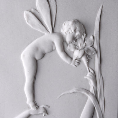 Célestine avec chérubin - Bas-relief en paire - sculpture en marbre