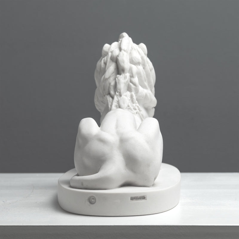 Lion de Trafalgar – Sculpture du lion de Landseer en blanc