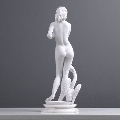 Statue de jeune femme avec un cygne - sculpture en marbre