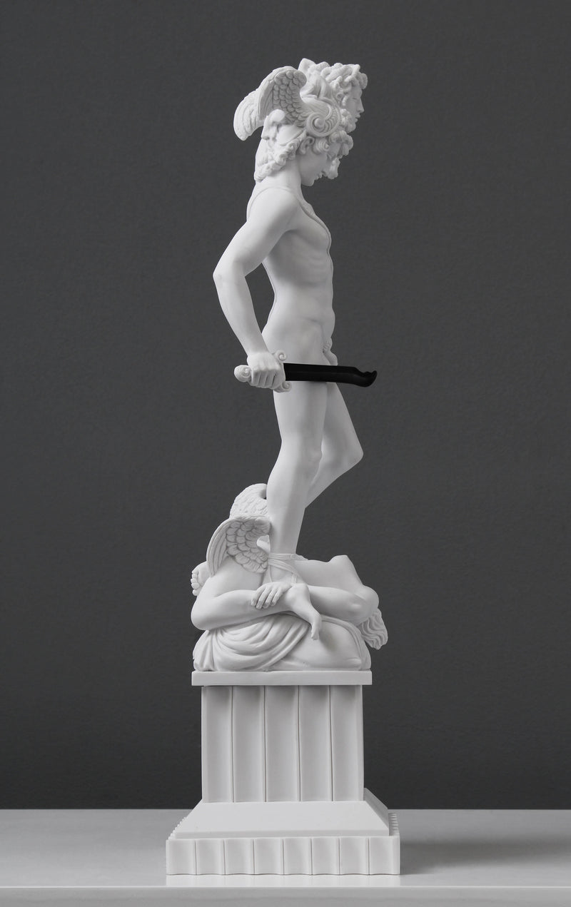 Statue Persée avec la tête de Méduse - sculpture en marbre