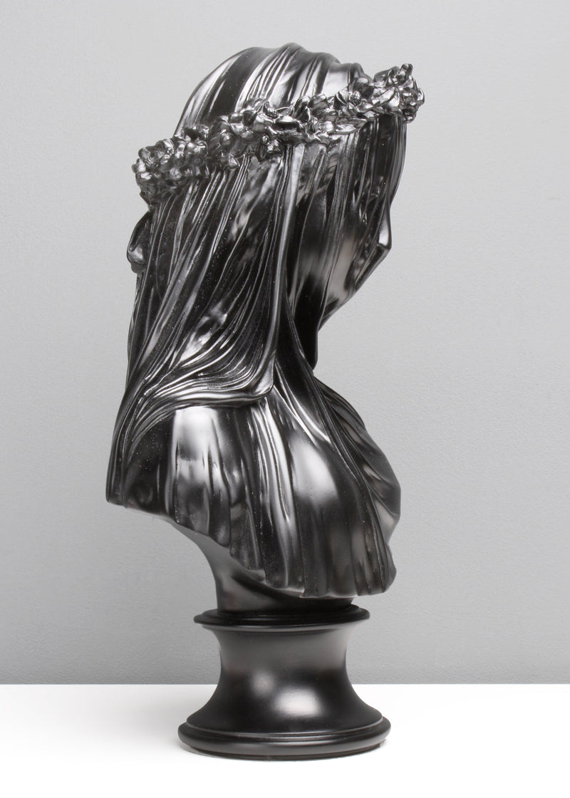 Buste de la Vierge Voilée en noir - sculpture en marbre