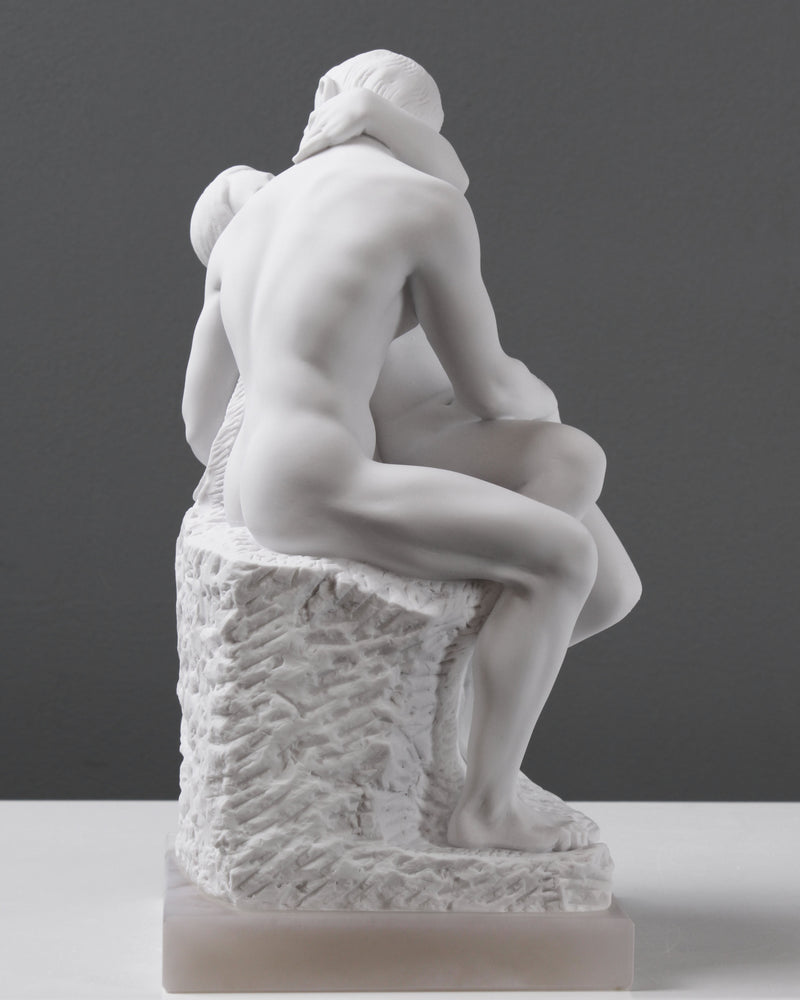 Le Baiser - Statue des deux amants de Rodin - sculpture en marbre