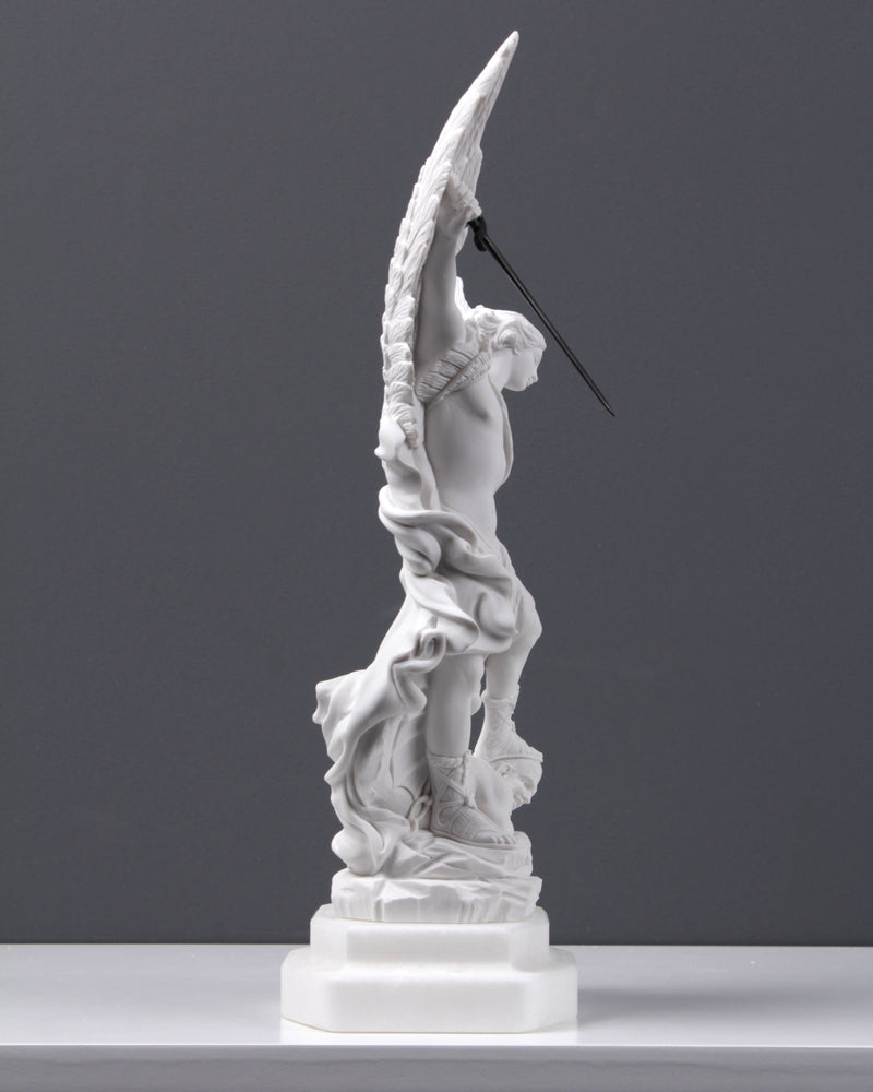 Statue de Saint Michael l&