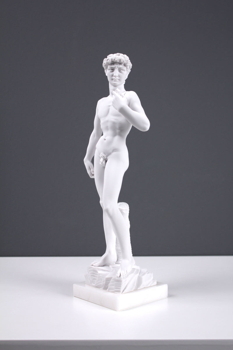 Statue David par Michel-Ange - sculpture en marbre