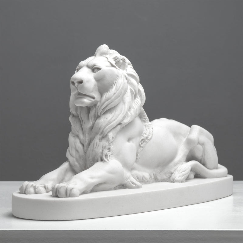 Lion de Trafalgar – Sculpture du lion de Landseer en blanc