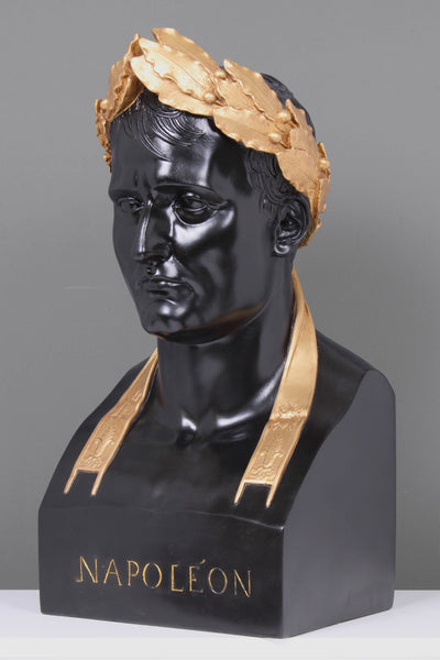 Buste Napoléon comme César (noir et doré) - sculpture en marbre