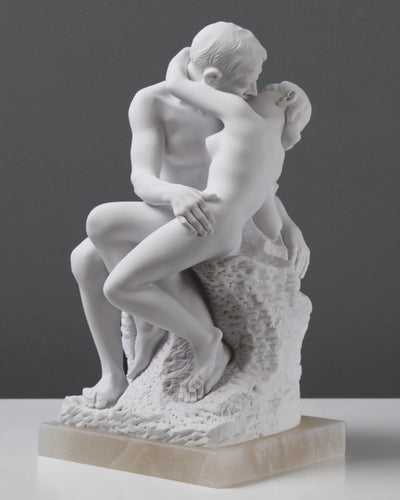 Le Baiser - Statue des deux amants de Rodin - sculpture en marbre