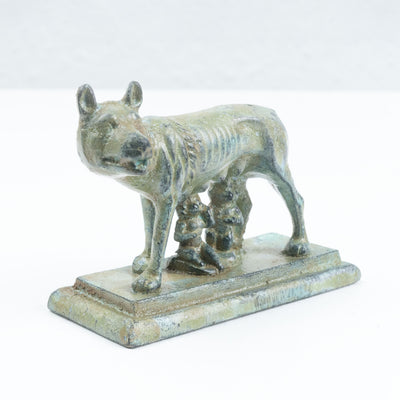 Statuette de la Louve romaine (statue du Capitole de Romulus, bronze vert)