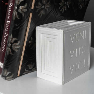 Serre-livres Veni Vidi Vici – Sculpture en relief romaine