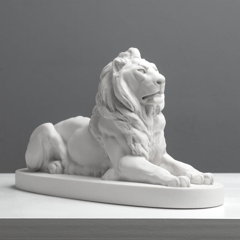 Lion de Trafalgar – Sculpture du lion de Landseer en blanc