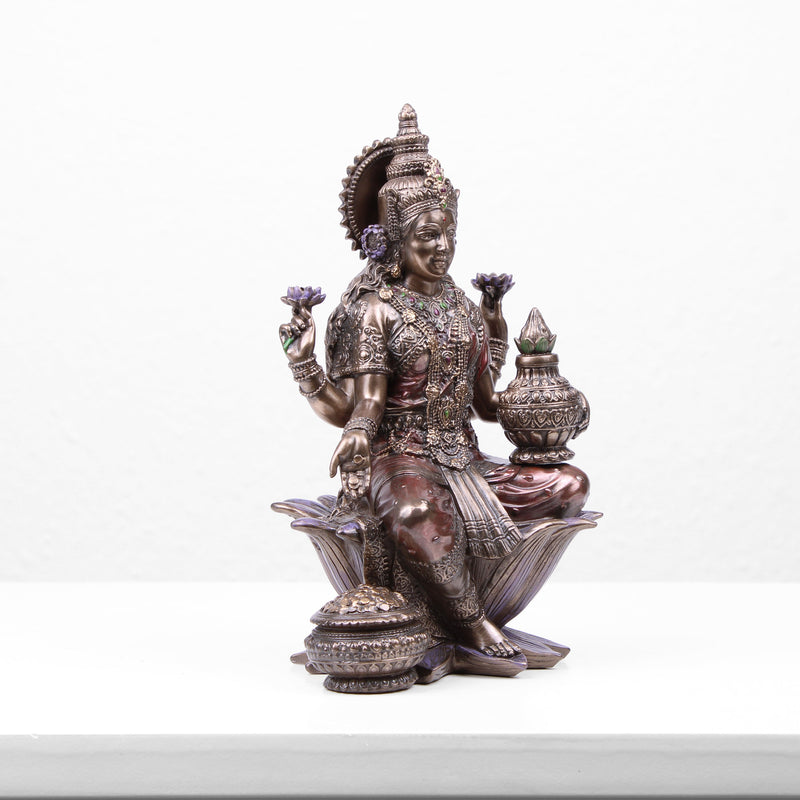 Statue de Lakshmi, déesse indienne (Sculpture en bronze moulé à froid)