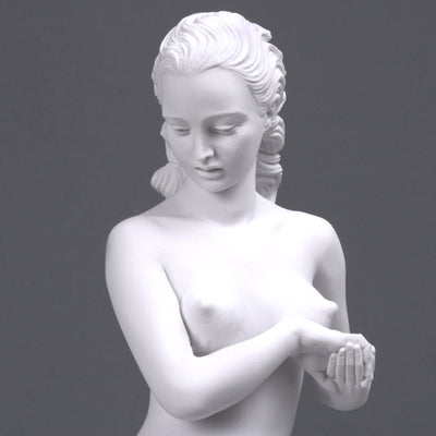 Statue de jeune femme avec un cygne - sculpture en marbre