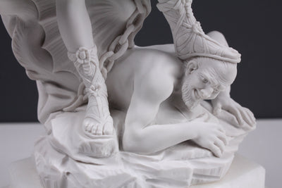 Statue de Saint Michael l'Archange - sculpture en marbre