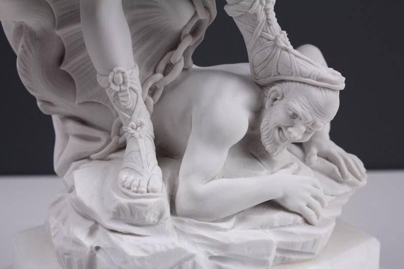 Statue de Saint Michael l&