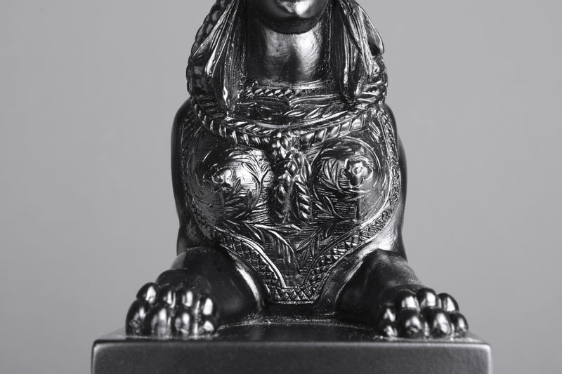 Statue de sphinx noir sur un piédestal (petite taille) - sculpture en marbre