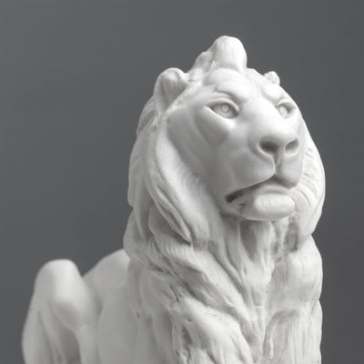 Lion de Trafalgar – Sculpture du lion de Landseer en blanc