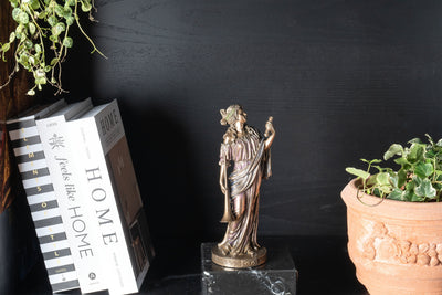 Clio – Muse de l’Histoire (Sculpture en bronze à froid)